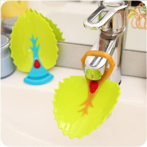 DONYUMMYJO 1 PCS Cute Shape Baby Faucet Extender Leaf Design Baby Kids Hand Washing Sink Gift Plastic Faucet Extender