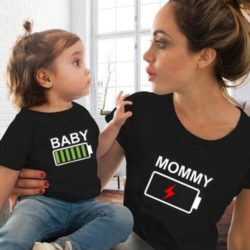 Summer Mother and Daughter Clothes Family Matching Outfits Battery Funny Black T-shirt Father Mom and Kids Clothing 1pc