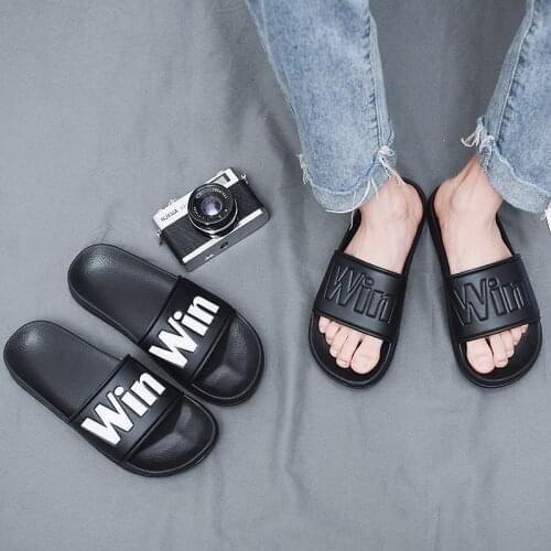 Designer Men Home Slippers Cute Large Men Beach Shoes Flat Casual Shoes Men Tenis Masculino Outdoor Men Walking Shoes