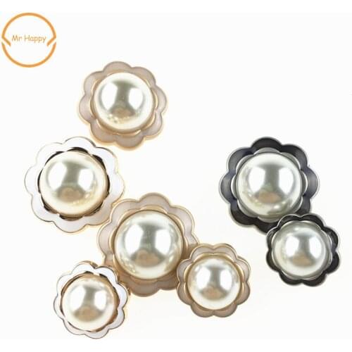 2pcs/lot fashion decorative pearl buttons flower shape sewing buttons for coat jacket sweater Garment accessories DIY