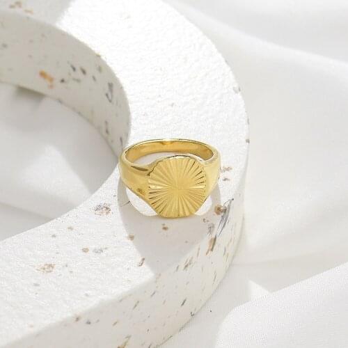 Creative PVD Gold Plated Sunshine Burst Circle Gold Rings for Boys Girls Stainless Steel Party Jewelry Womens Wedding Bands