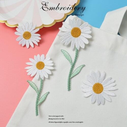 4pcs/set White Daisy Flower Patch for Clothing DIY Embroidered Applique Iron On Fabric Sticker DIY Daisies Parches Accessories
