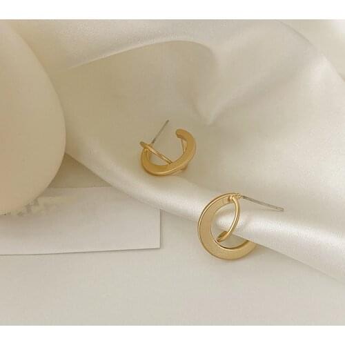 Fashion Temperament Gold Color Metal Curve Geometric Earrings Vintage Irregular Stud Earrings for Women Romantic Jewelry Gifts