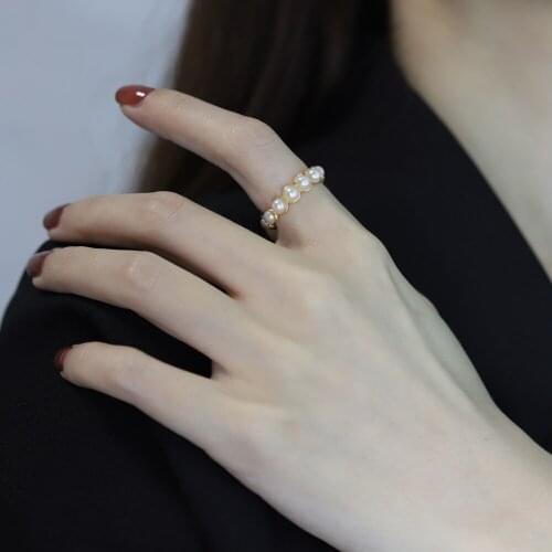 20201 New Fashion Multi Beaded Pearl Rings Natural Freshwater Pearl Geometric Rings for Women Continuous Circle Minimalist Ring