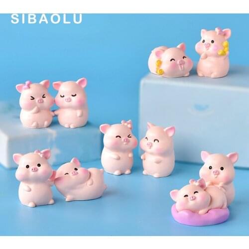2pcs Resin New Lover Pig Figurine Cartoon Animal Model DIY Home Decor Miniature Fairy Garden Cake Decoration Accessories Figure
