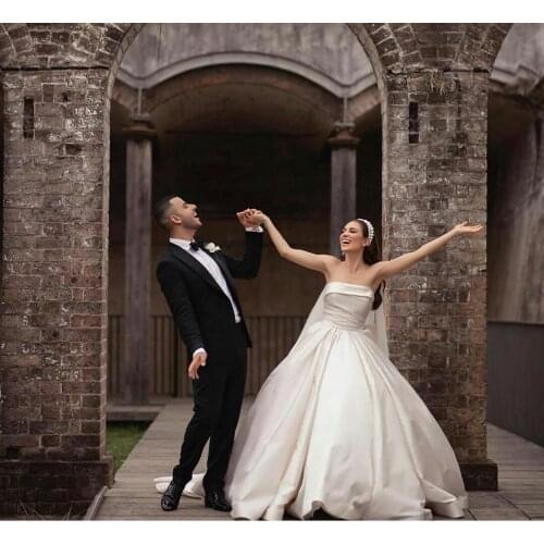 Ball Gown Wedding Dresses 2020 Sexy Strapless Lace Taffeta Bridal Gowns robe de mariée Plus Size Arabic Church Wedding Dress