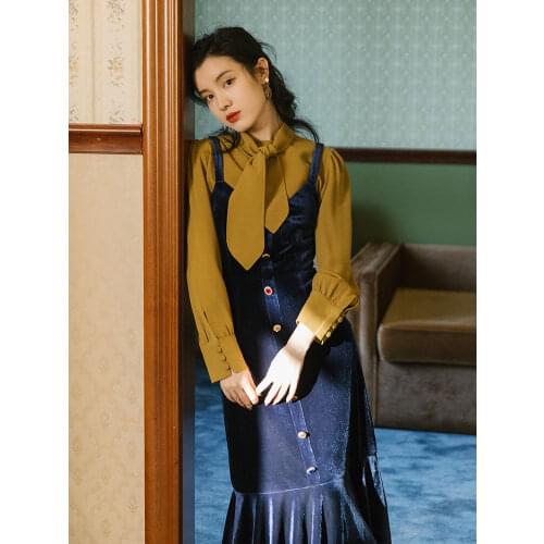 2019 new fashion womens clothing Winter shirt + strap skirt two-piece gold velvet suit 2 piece set women