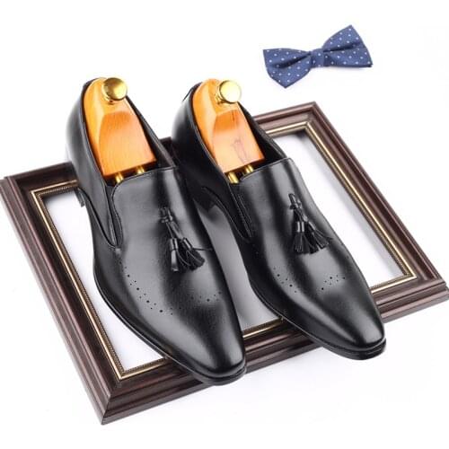 Yomior Fashion Vintage Casual Men Leather Shoes High Quality Formal Dress Oxfords Tassel Business Wedding Brogue Shoes Loafers