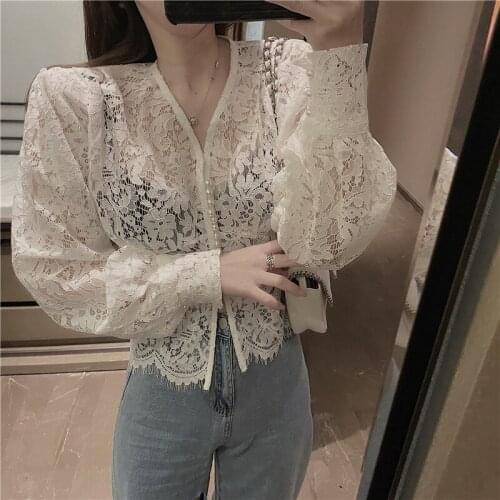 2020 Brand New Women Lace Shirt V-neck Puff Long Sleeve Transparent Lace Blouse Pearls Button Chic Summer Tops Chemise Blusa