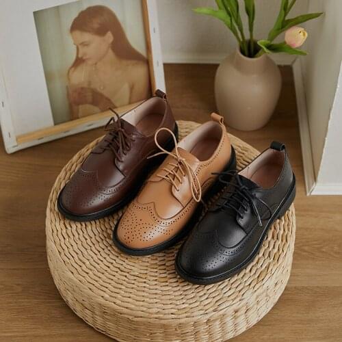 Genuine Leather 2021 Women Shoes Womens Retro Pumps Round Toe Square Heel Low(1cm-3cm) Classic Carved Shoes Lace-up Block Shoes