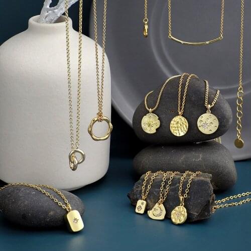 2021 New Ins Wind Stack Wearing Necklace Female Gold Zircon-encrusted Collarbone Chain Retro Pendant Necklace Gift