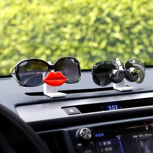 Car Ornament Glasses Stand Frame Moustache Red Llips Holder Resin Decoration Auto Interior Dashboard Decoration Accessories Gift