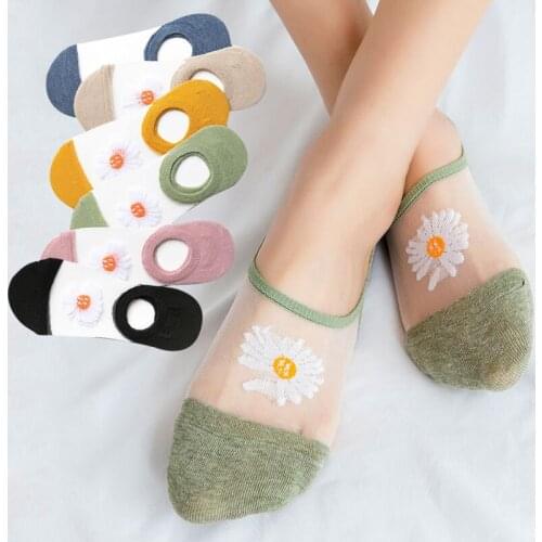New Fashion Women Socks Ultra-thin Transparent Crystal Fiber Silk Daisy Flower Short Breathable Lovely Casual Summer Ankle Socks