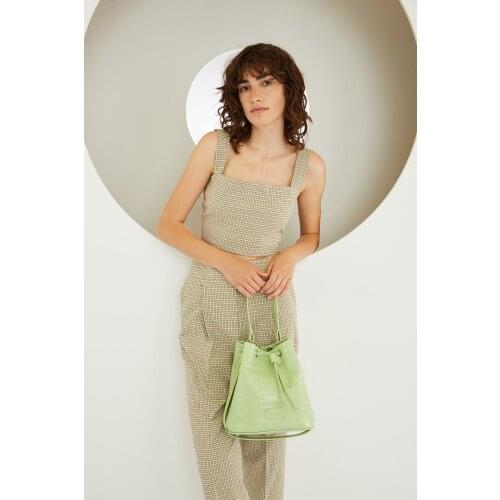 Womens Shoulder Crocodile Patterned Detachable Long Hanger Drawstring Closure Bucket Style Crossbody Trendy Bag