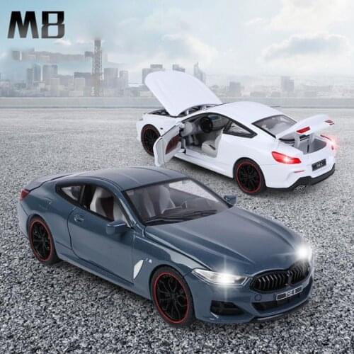 Hot 1:28 scale wheels germany brand BM M8 sport car metal model with light and sound diecast car pull back alloy toy collection