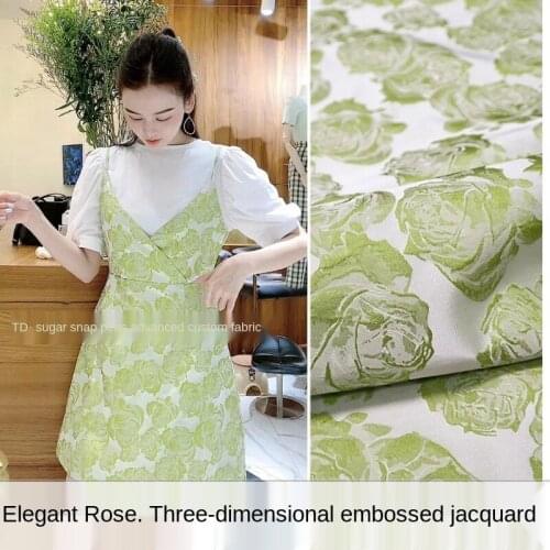 Thin elegant rose three-dimensional embossed yarn-dyed jacquard fabric, sewing fabric factory shop is not out of stock