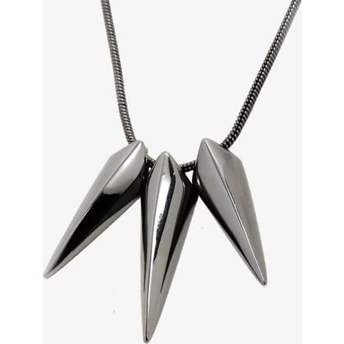 Superhero Movie Wolfs Fang Charm Necklace Jaguar Striangle Hero Symbol Chain Necklaces Men Cosplay Jewelry Gifts