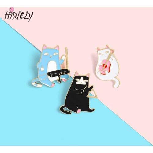 Funny guitar cat brooch cute kitten musical instrument playing pin painted enamel collar backpack badge gift
