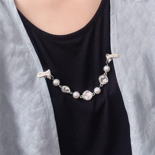 Elegant Vintage Artificial Pearls Crystal Glass Rhinestone Women Sweater Cardigan Dress Shawl Collar Clips Cloth Accessories