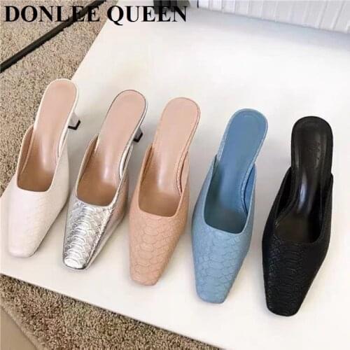 DONLEE QUEEN Women's Slip-ons