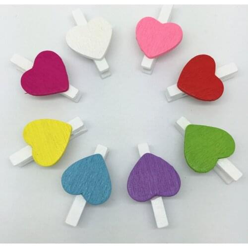 100pcs Colored Hearts On White Pegs 30mm Wedding Card Holders Clothespins Clips Table Decorations DIY Crafts 8 Colors