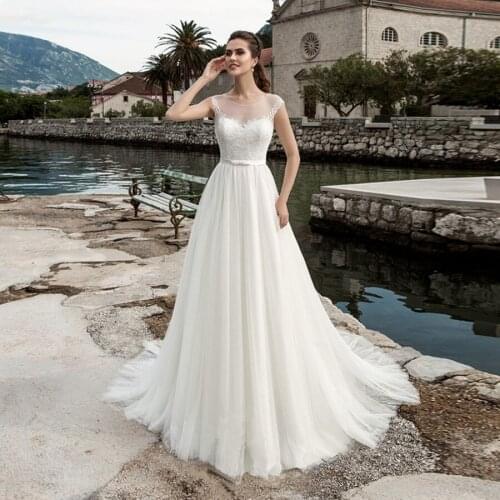 Scoop Neckline A-line Flowing Tulle Ivory Wedding Dress Beach Illusion Back with Button Bridal Gowns Vestido De Novia