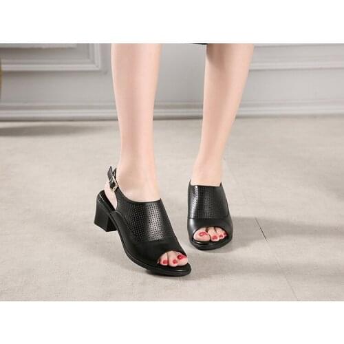 SummerGenuine leatherCoarse heelSandalsLeisure timeHollowing outemptyPeep-toe