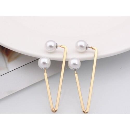 EC1110 New high-quality temperament exquisite ridiculous imitation pearl earrings female gold geometric element simple earrings