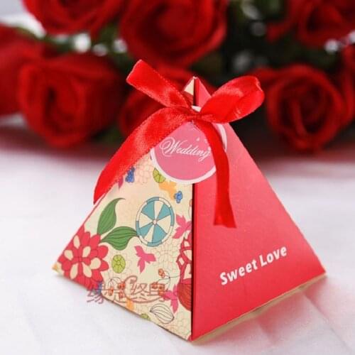 100pcs Triangle Wedding Party Favor Gift Candy Cake Boxes Wedding Supplies Baby Shower Candy Gift Boxes with Card and Ribbon
