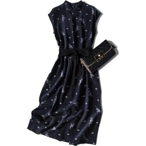 Broken New Black small flower collar temperament elegant French joker mulberry silk dress