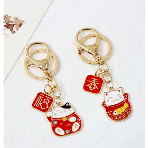 Cute Cartoon Japanese Lucky Cat Keychain Maneki Neko Trinkets Car Keys Bag Charm Omamori for Airpods Pendant Keyfob Couple Gift