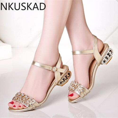 Summer Sandals Women Luxury Rhinestone Shoes Woman Elegant Casual Low Heels Chunky Heels Sandals Gold Sliver Party Wedding Shoes