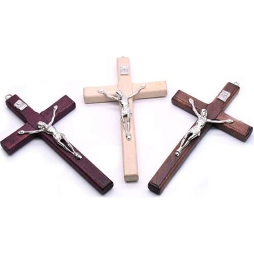 Religious Alloy Jesus Cross Pendants Were Given As Gifts By Men And Women Used To Hang On The Wall For Prayer