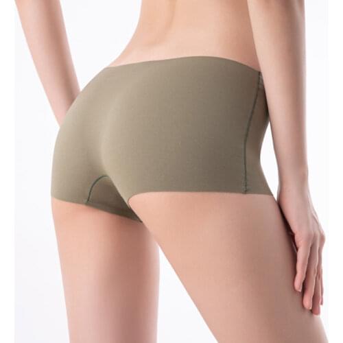 2021 New Seamless Boxer Shorts Summer Thin Women Safety Shorts Home Fitness Pants Ice Silk Sexy Under Skirt Cozy Femme Panties