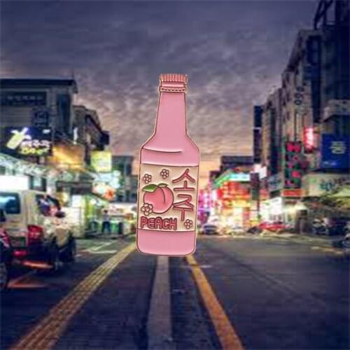 Peach Bottle Enamel Pin Korea Drink Badge Pink Peach Flavor soju Brooch cute decor for girls kids