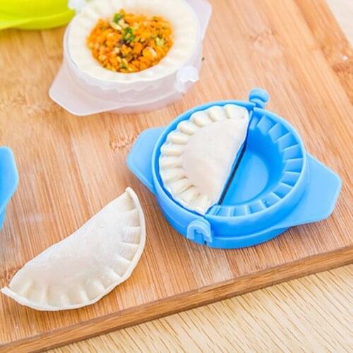 DIY Dumplings Mould Kitchen Gadgets Tool Dumpling Maker Mold Cooking Pastry Cutter Random Color