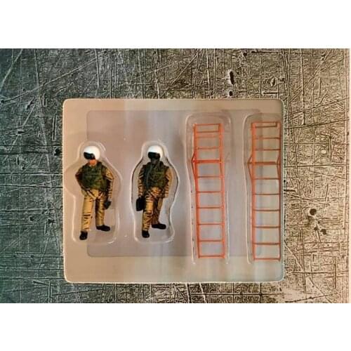 Super mini pvc figure 1 / 72 Soviet pilots and ladder scene set
