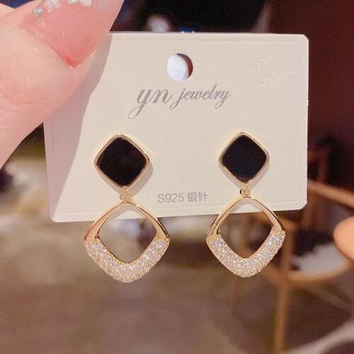 2021 Silver Needle Simple Fashion Luxury Design Geometric Diamond Stud Earrings Net Red Temperament Earrings For Women Jewelry