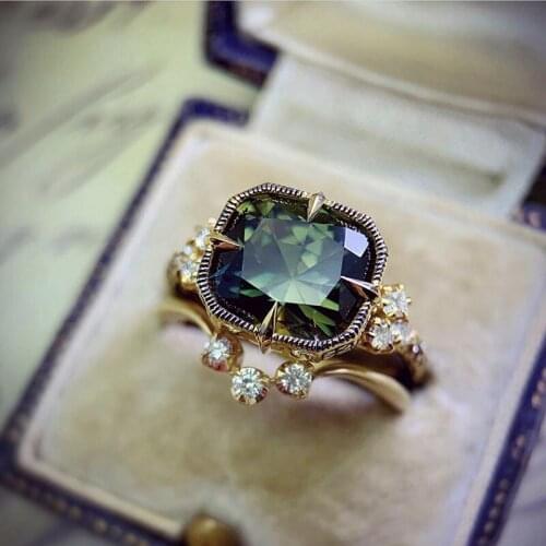 Milangirl Trendy Exquisite Green Crystal Stone Ring Set for Women Fashion Golden Inlaid Zircon Wedding Engagement Party Jewelry