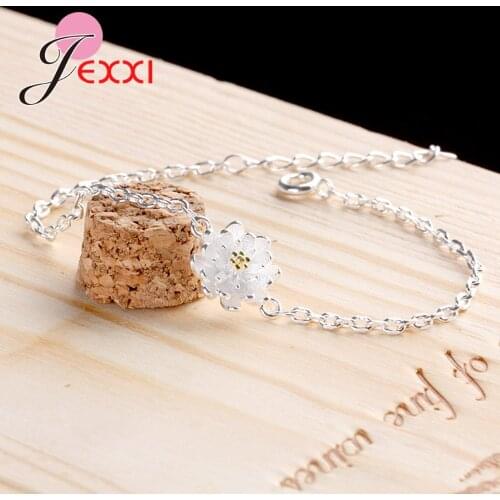 Shining 925 Sterling Silver Bracelets Lovely Flower Charms White Silver Metal Writbands for Wedding Engagement Accessories