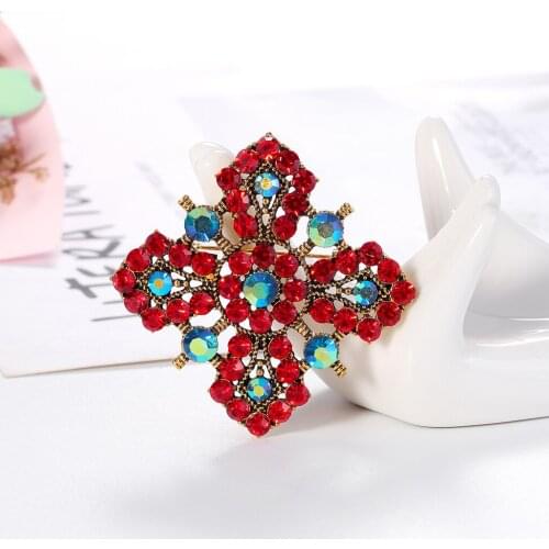 New Creative Personality Brooch Red Ladies Retro Painted Rhinestone Brooch Clothing Accessories Brooch