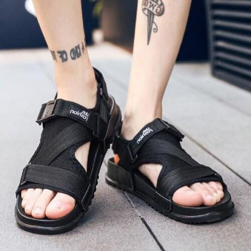 Men Designer Sandals Summer Leisure Beach Holiday Slippers Slides Shoes 2021 New Outdoor Male Retro Comfortable Casual Sneakers