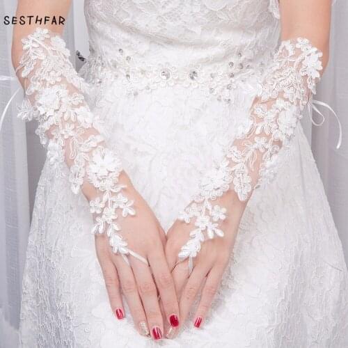 Pearl Bridal Gloves Lace Fashion Hollow Out Flower Dew Finger Bandage Gloves Dress Wedding Accessories Decorations