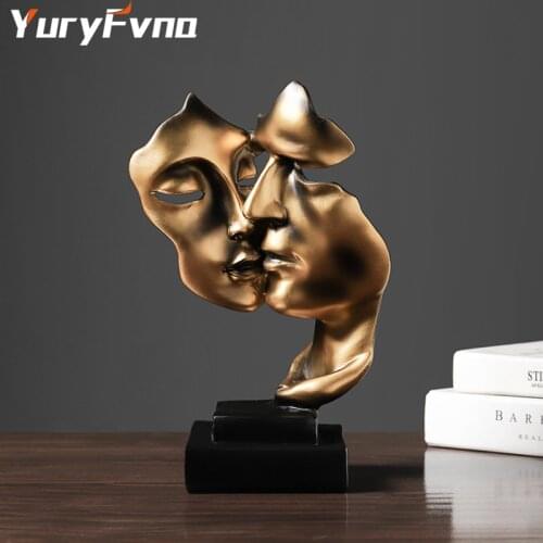 YuryFvna Golden Retro Face Kiss Mask Sculpture Decor Modern Simple Resin Abstract Sculptures Gift Tabletop Figurine Home Decor
