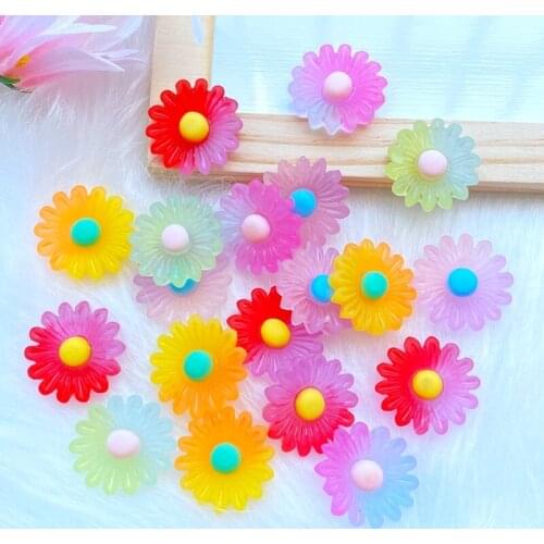 20Pcs New Resin Cute Mini Two Color Chrysanthemum Flat back Scrapbooking Hair Bow Center Embellishments DIY Accessories Q17