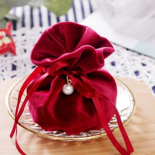 25Pcs/Lot Velvet Candy Box New Arrival Lace Wedding Favors And Gift Bag With Pearls Decorative Handbag Dugar Party Supplies