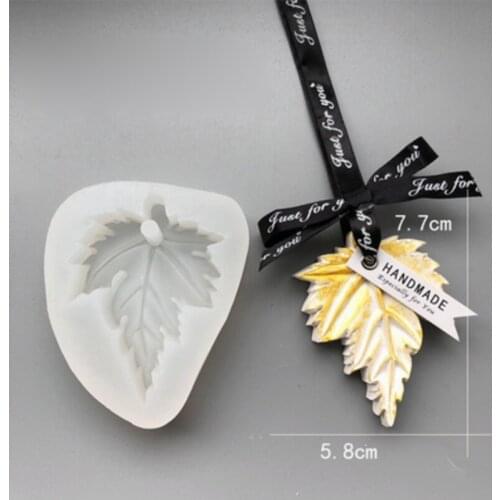 Cavity Maple Leaf Silicone Plaster Scented Candle Mold DIY Car Air Conditioning Outlet Wardrobe Perfume Clip Epoxy Resin Making