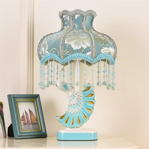 Wedding creative romantic bedroom bedside swan table lamp European fabric resin standing lighting fixture study led desk light