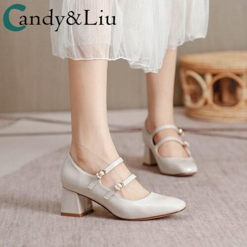 Womens shoes one line buckle retro patent leather shoes thick heel shoes 2021 new womens shoes patent leather middle heels