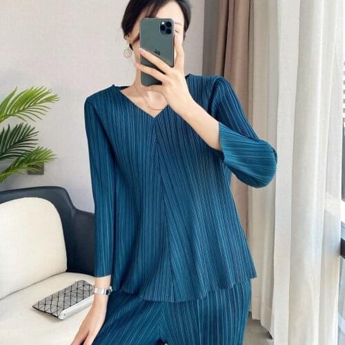Women Miyak Pleated T-shirt Solid Color V-Neck Loose Casual Elegant Large Size Elasticity Thin Basic Top Summer Female Clothes